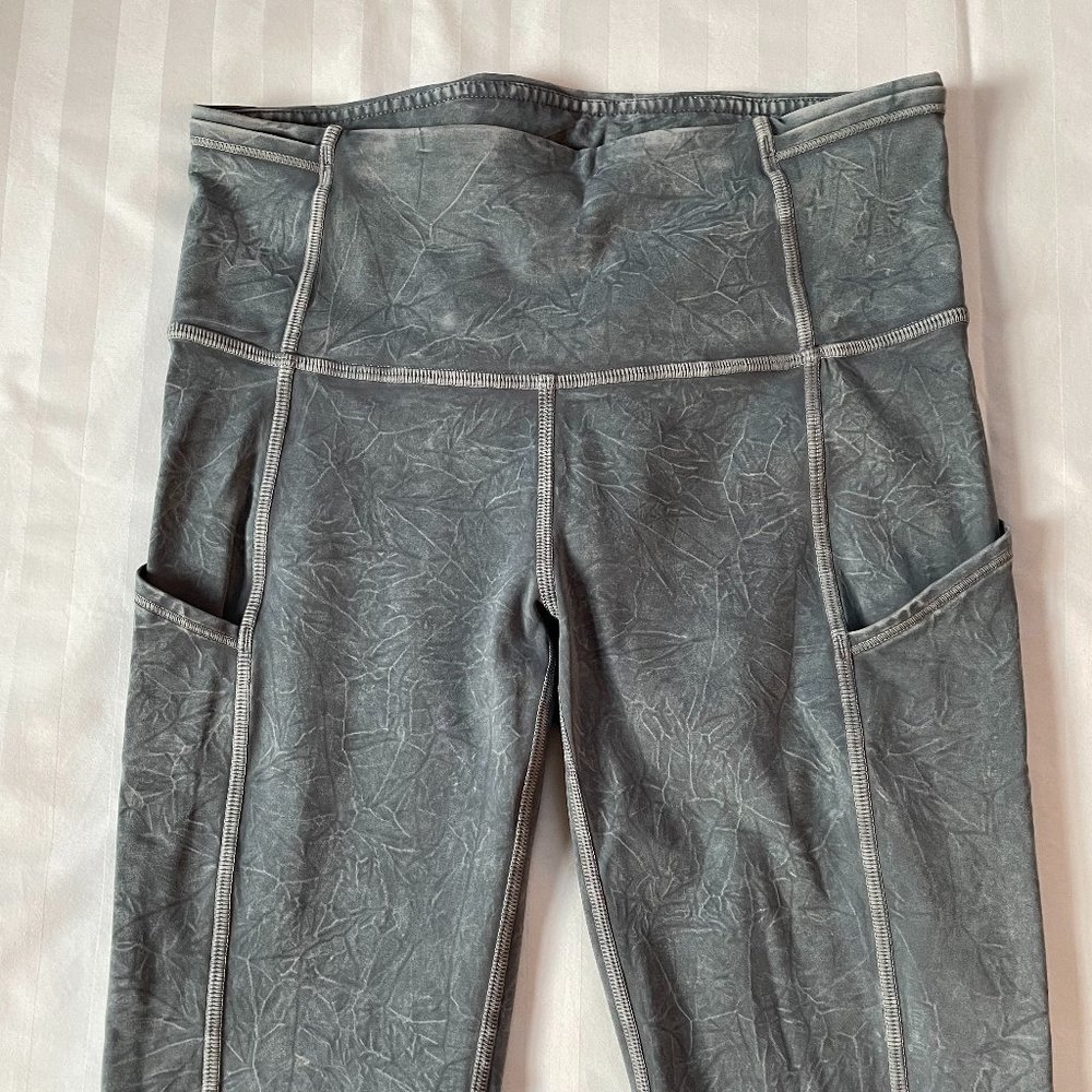 Lululemon Fast and Free HR Tight Size 4 Ice Dye